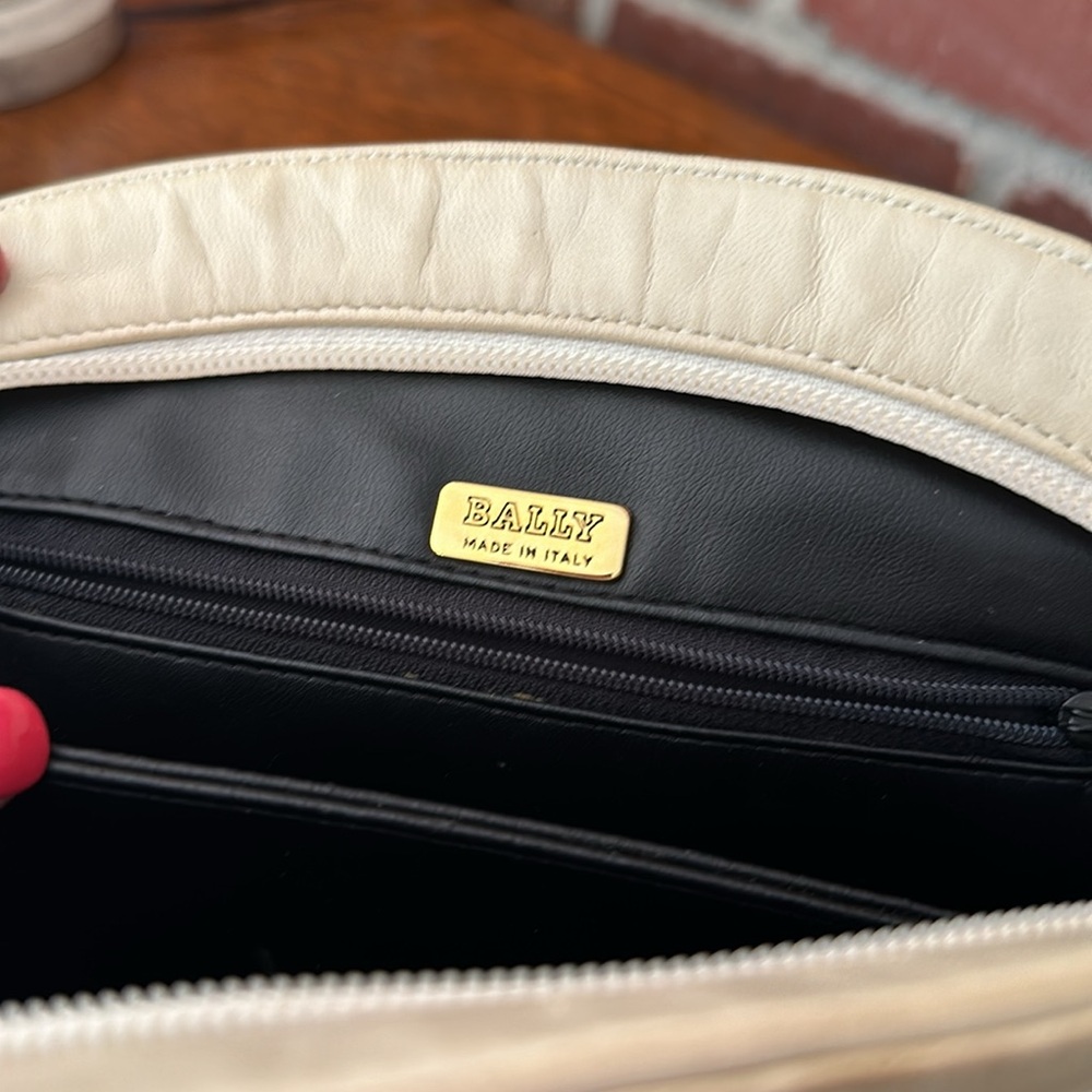 Bally Crossbody Quilted Bag Vintage White - Picture 11 of 16